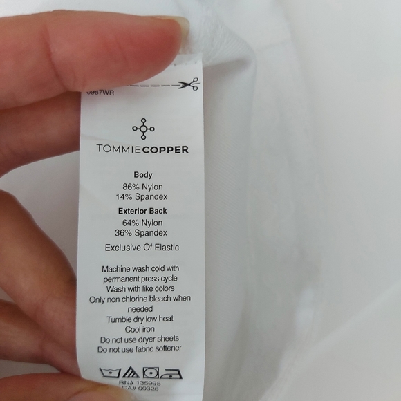 Tommie Copper Copper + Zinc Infused Workout Tank - Picture 9 of 13